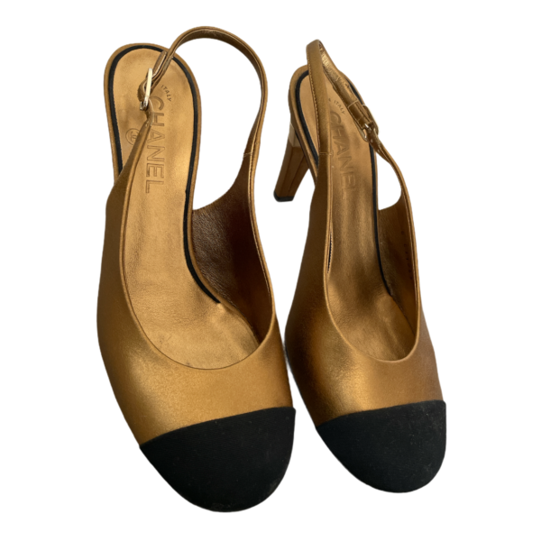 Chanel Gold/Black Sandals size 39.5 C EU - Image 2