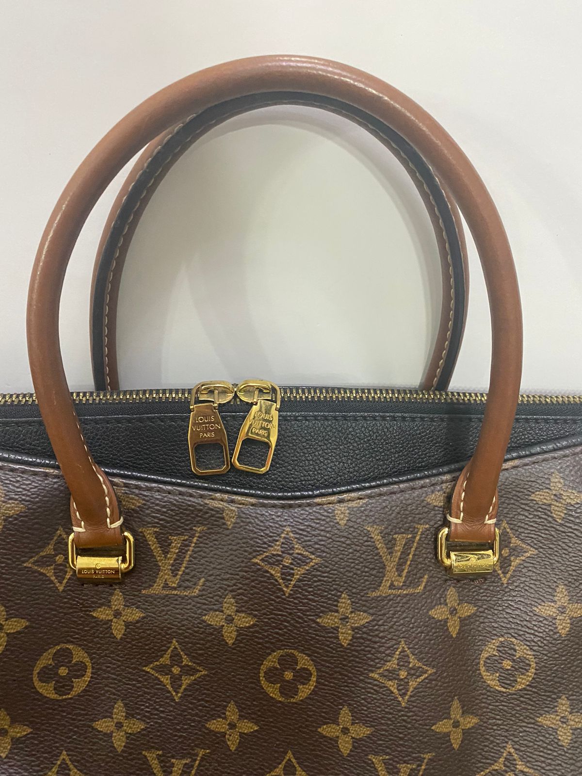 Louis Vuitton Pallas MM Bag – Bagaholic
