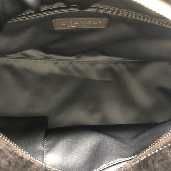 Chanel Puffy Velvet Shoulder Bag - Image 5