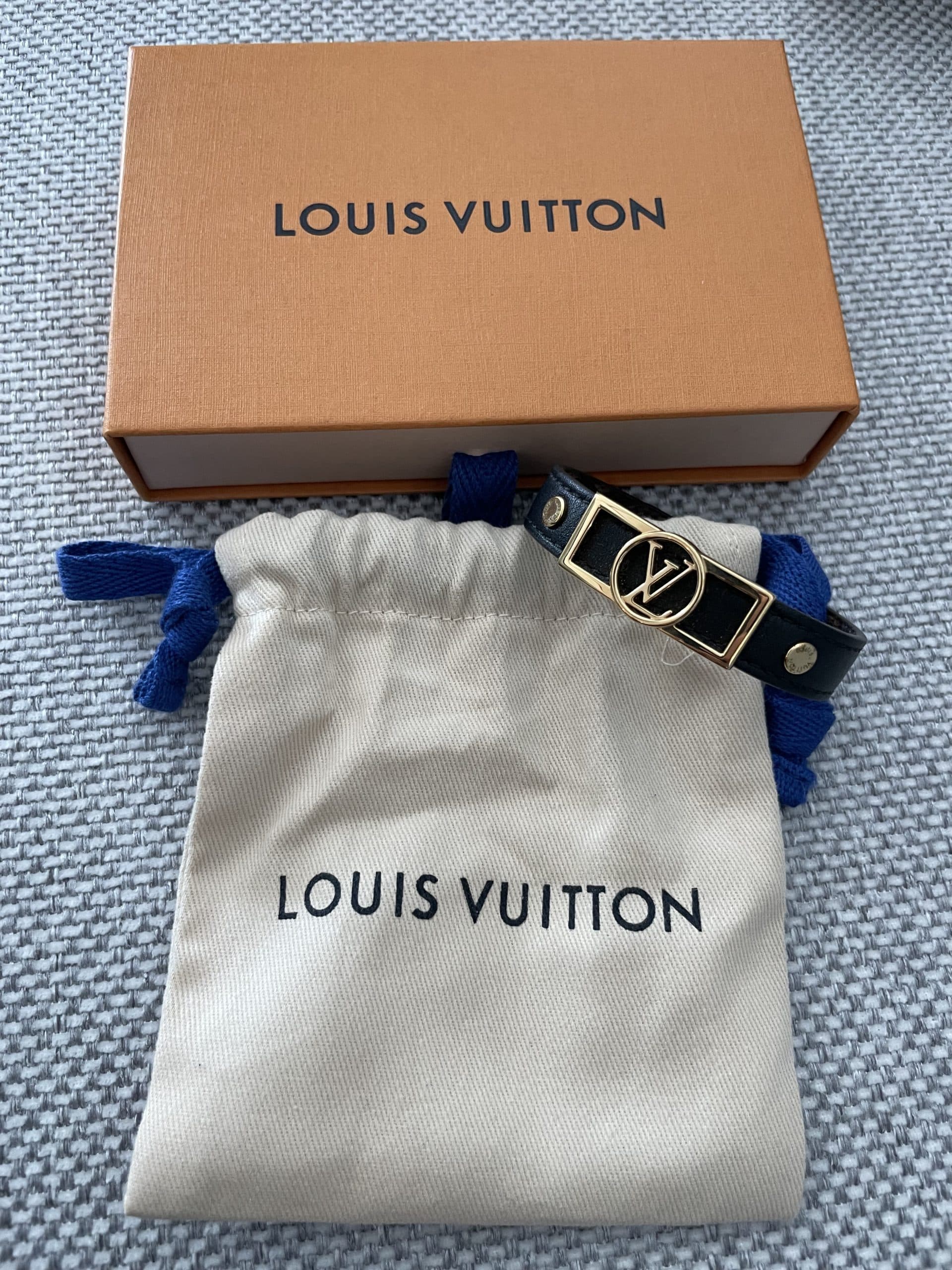 Auth LOUIS VUITTON Brass Dauphine M6559F White BC0199 Bracelet Calf Leather