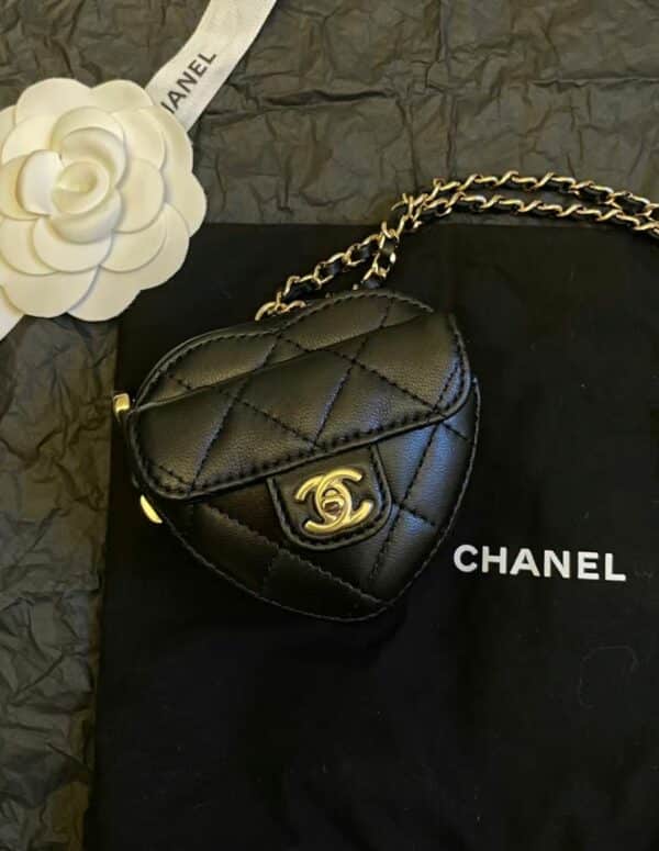 Chanel Supermini Heart Headphone Bag 22s - Image 2