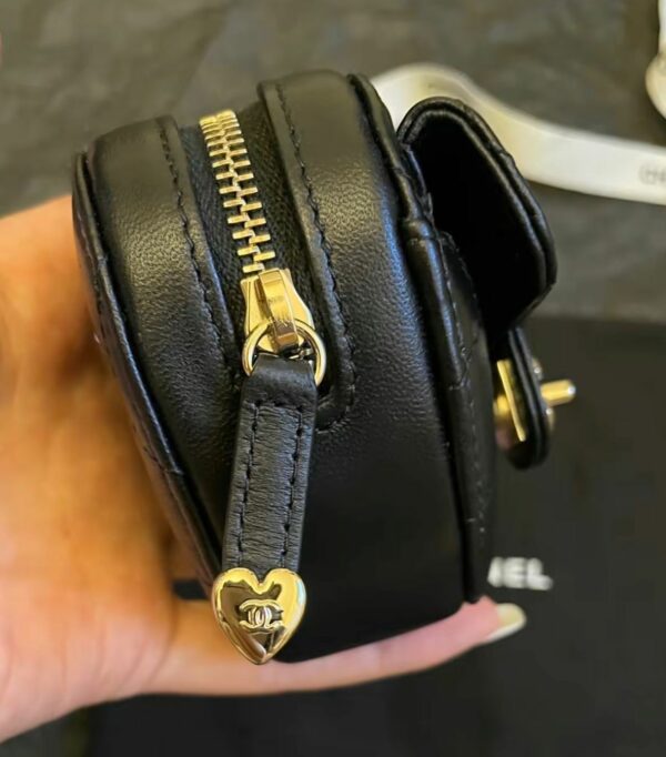 Chanel Supermini Heart Headphone Bag 22s - Image 3