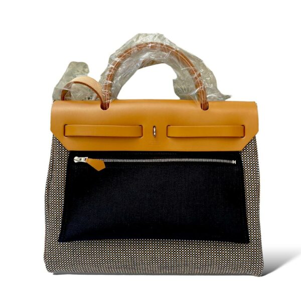 Hermes Herbag 31 Zip Hunter Noir, Blanc-Desert/Nat Sable PHW - Image 2