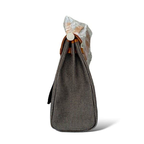 Hermes Herbag 31 Zip Hunter Noir, Blanc-Desert/Nat Sable PHW - Image 3