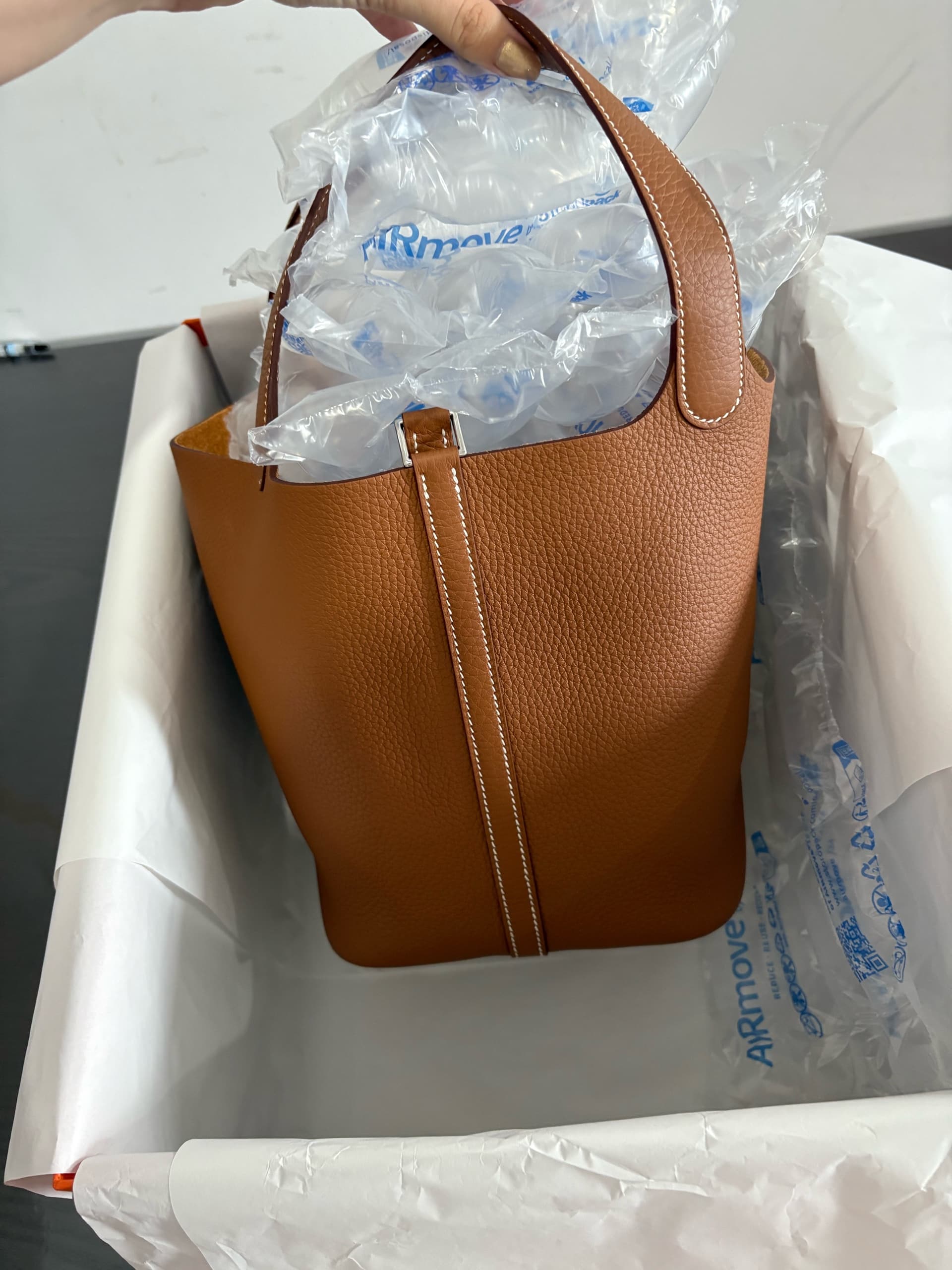 Hermes Picotin 22 Gold Clemence PHW - Image 2