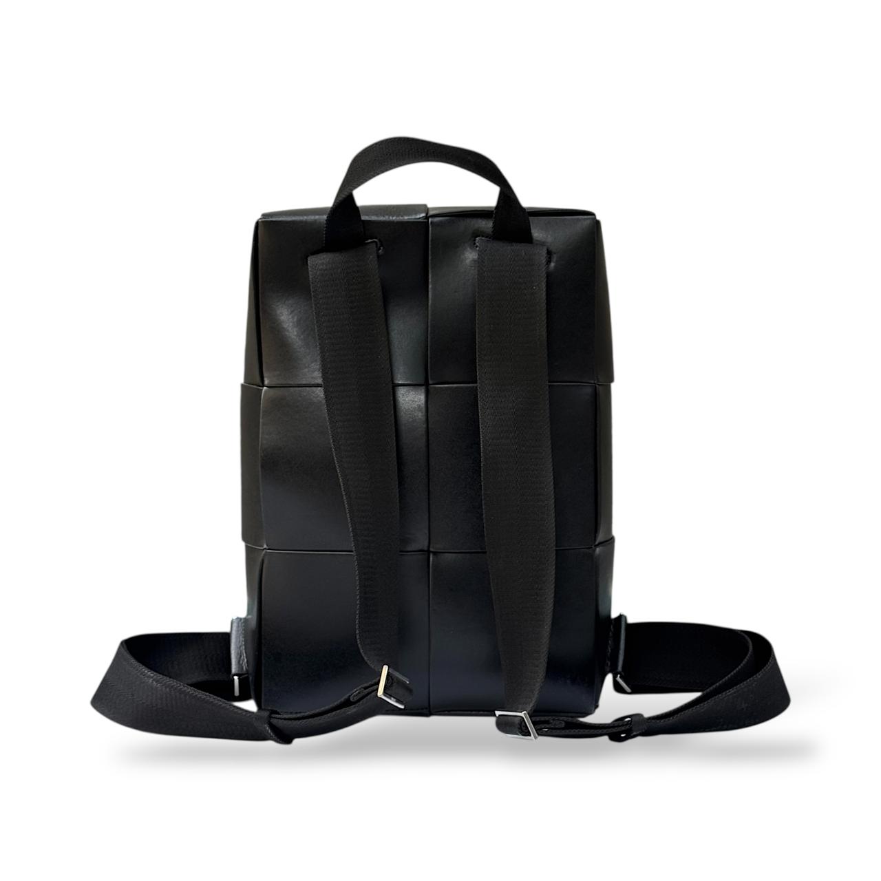 Bottega Veneta Small Arco Backpack in Intrecciato Leather - Image 3