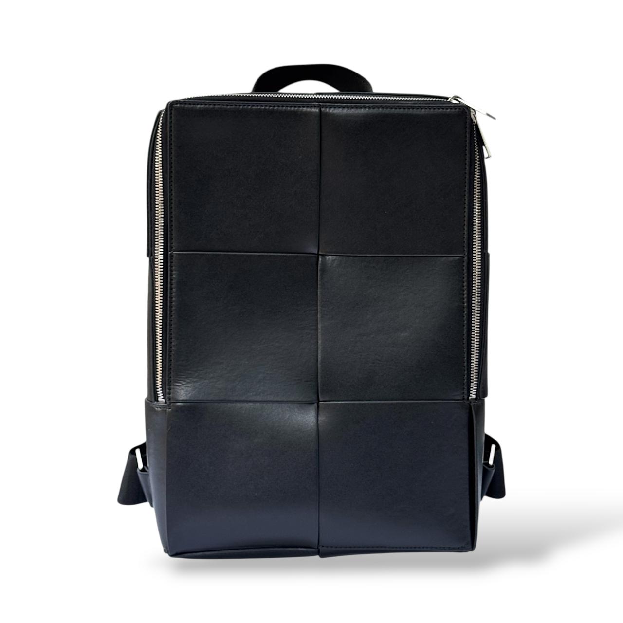 Bottega Veneta Small Arco Backpack in Intrecciato Leather