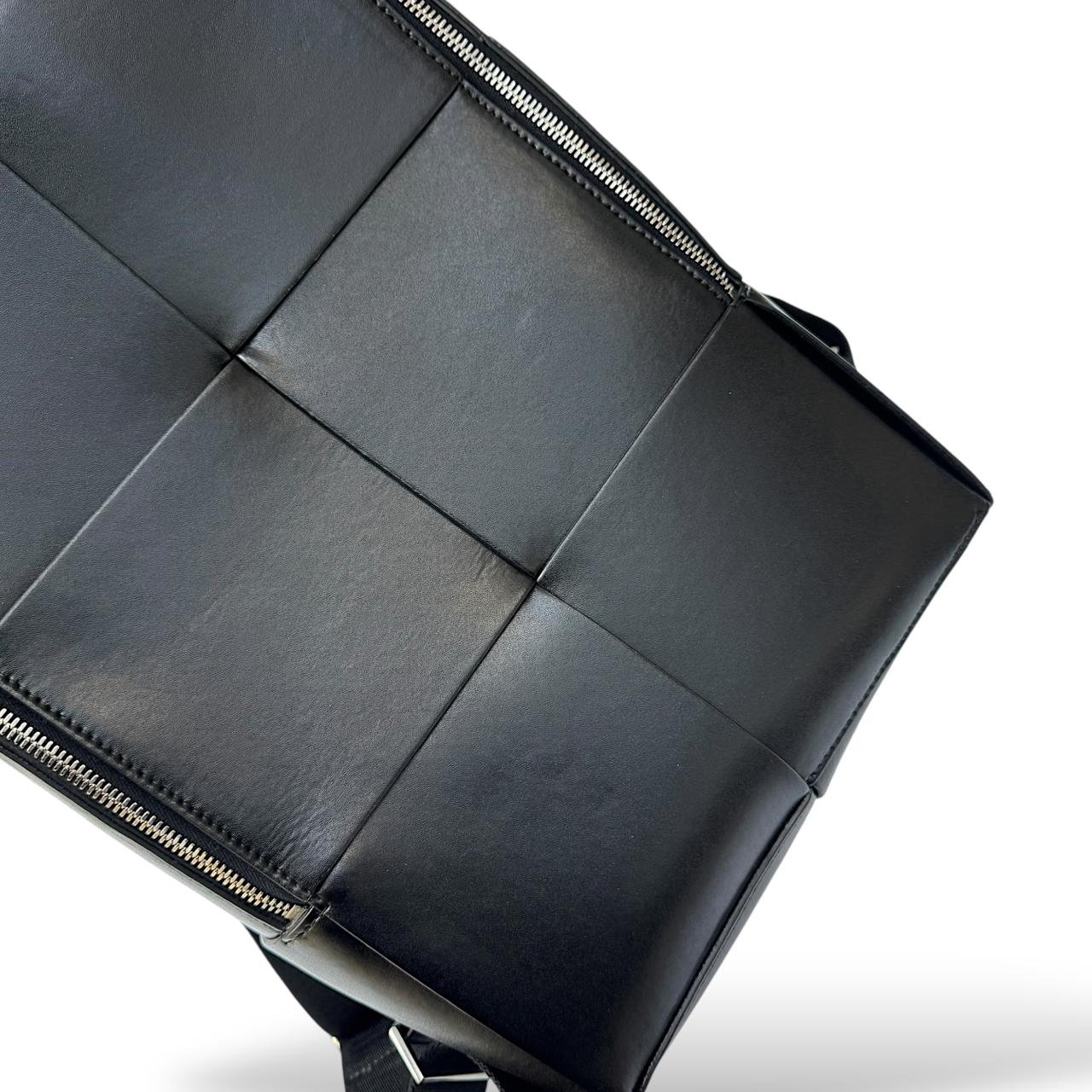 Bottega Veneta Small Arco Backpack in Intrecciato Leather - Image 5