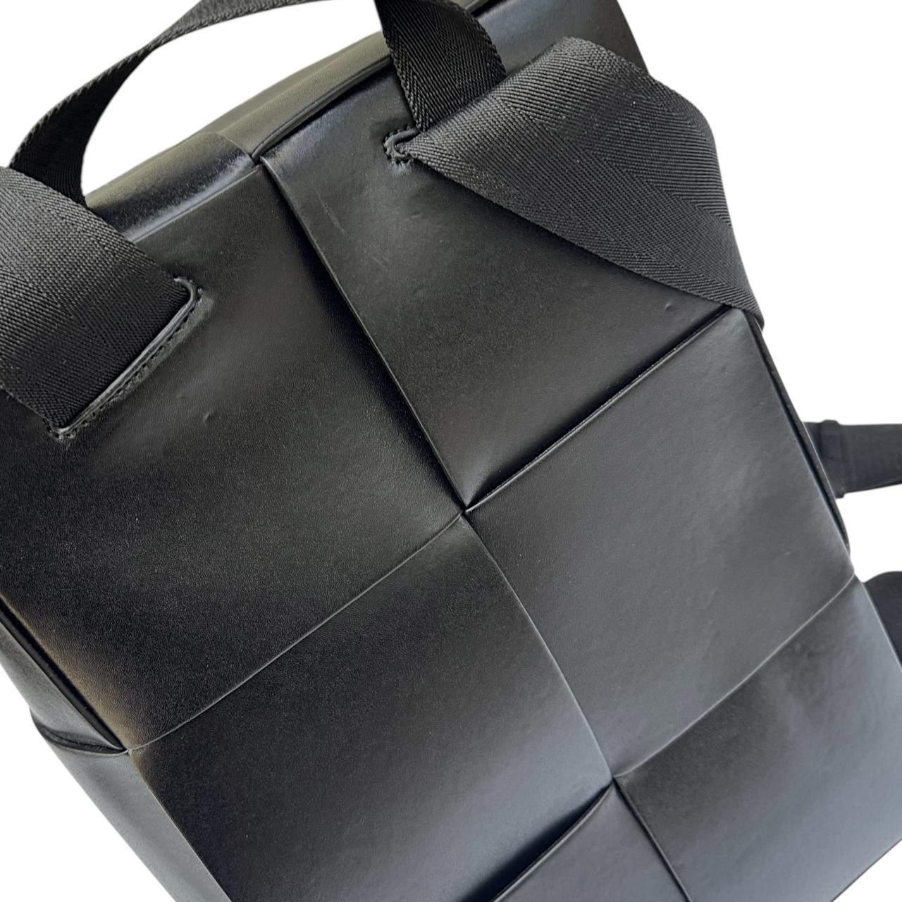Bottega Veneta Small Arco Backpack in Intrecciato Leather - Image 4