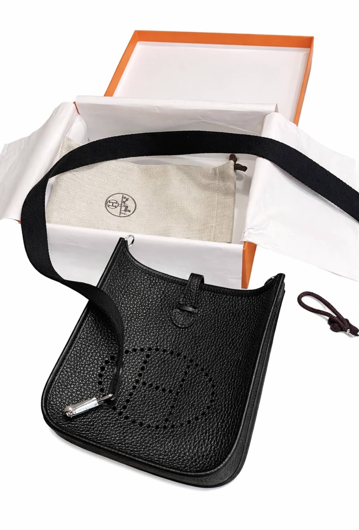 Hermès Mini Evelyne Black Clemence PHW - Image 2