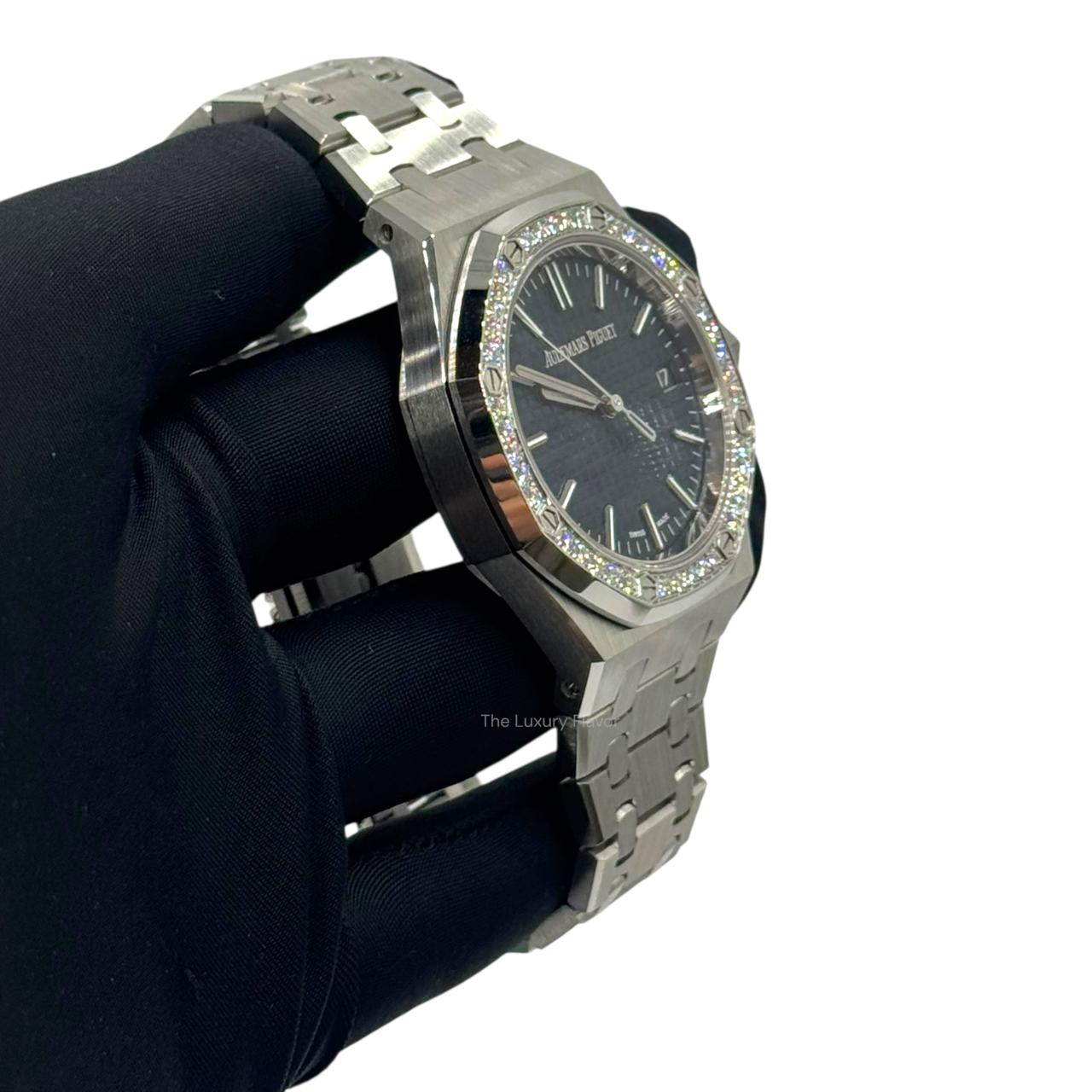 Audemars Piguet Royal Oak 37mm 15551ST.ZZ.1356ST.05 Stainless Steel “Bleu nuit nuage 50” Dial Diamonds Set Bezel - Image 2