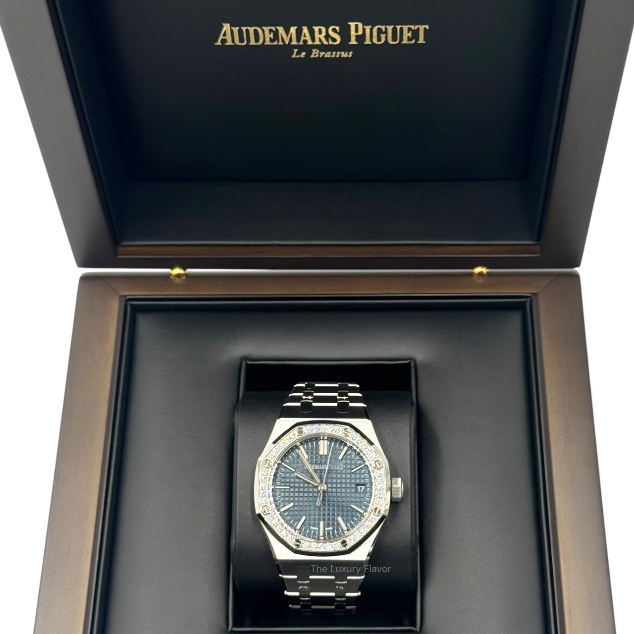Audemars Piguet Royal Oak 37mm 15551ST.ZZ.1356ST.05 Stainless Steel “Bleu nuit nuage 50” Dial Diamonds Set Bezel - Image 6
