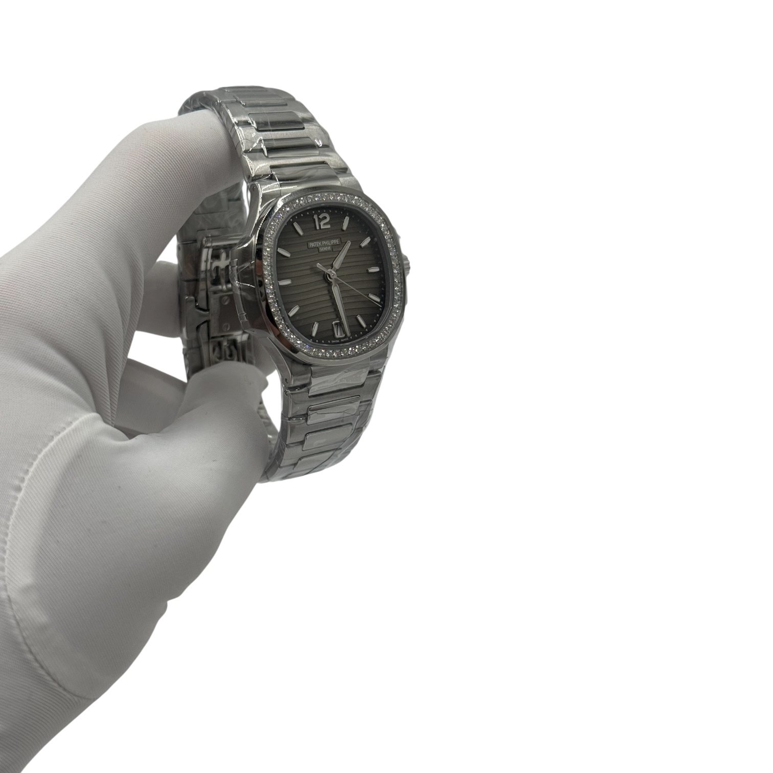 Patek Phillipe Nautilus Self-Winding 35.2mm 7118/1200A Gray Opaline Dial - Image 3