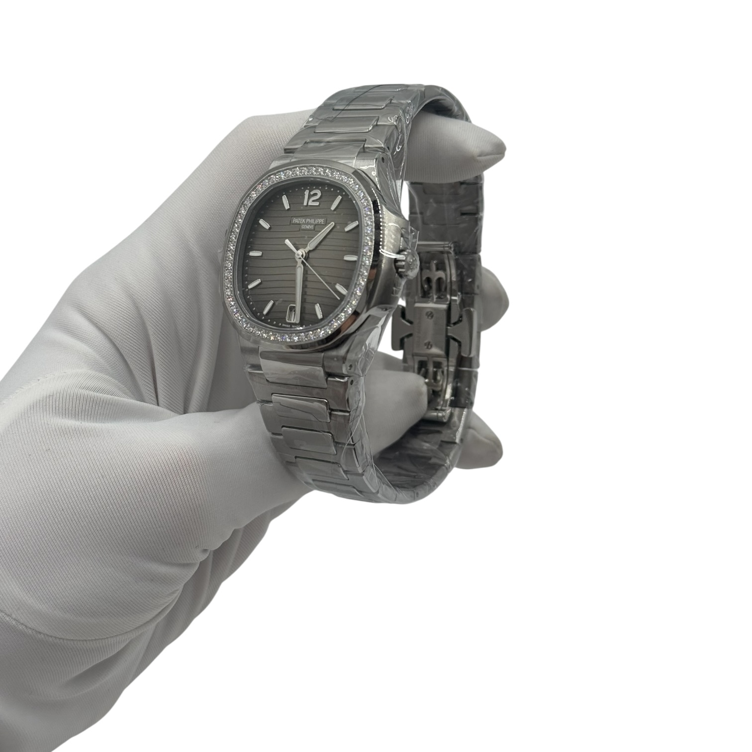 Patek Phillipe Nautilus Self-Winding 35.2mm 7118/1200A Gray Opaline Dial - Image 4